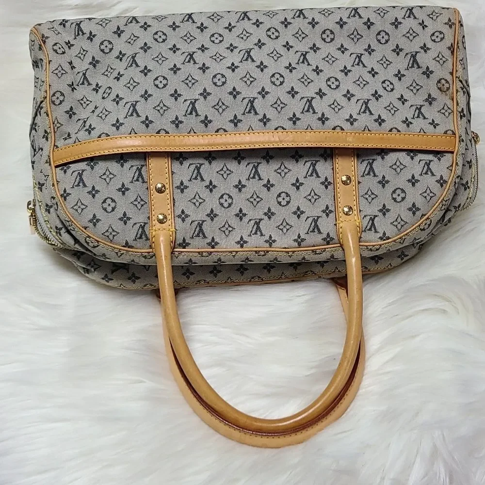 💯 Authentic Louis Vuitton Mini Lin Handbag🍀